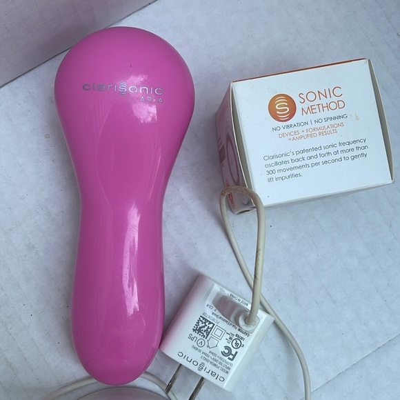 Clarisonic Facial Brush - Picture 3 of 3